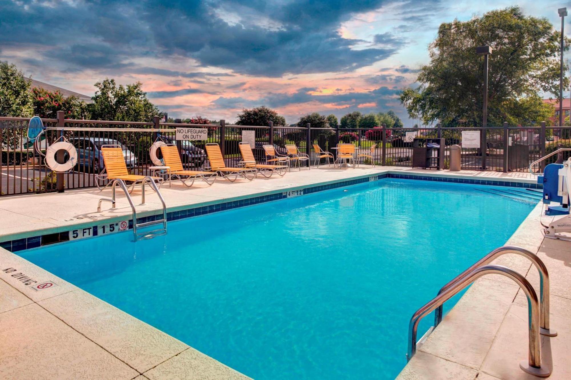 Fairfield Inn & Suites By Marriott Anniston Oxford Exteriör bild